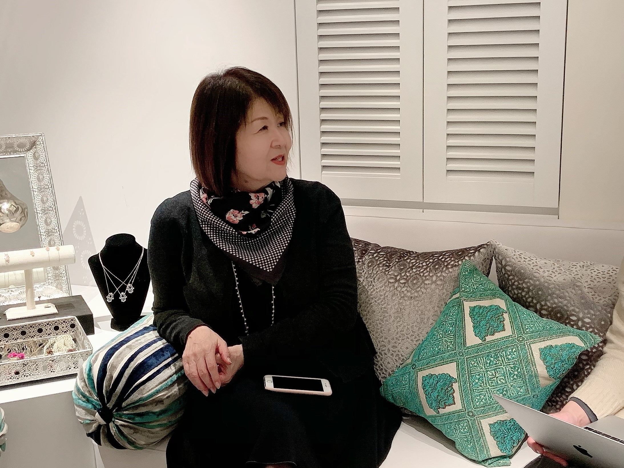 占星術研究家 岡本翔子さんに聞く、“2020年、月を喜ばせてツキを呼ぶ贈り物”