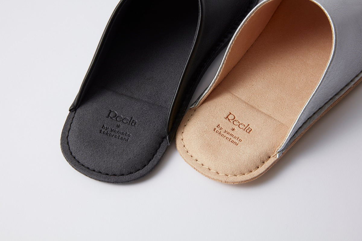 素足を包み込む本革ルームシューズ「Reela(リーラ)」