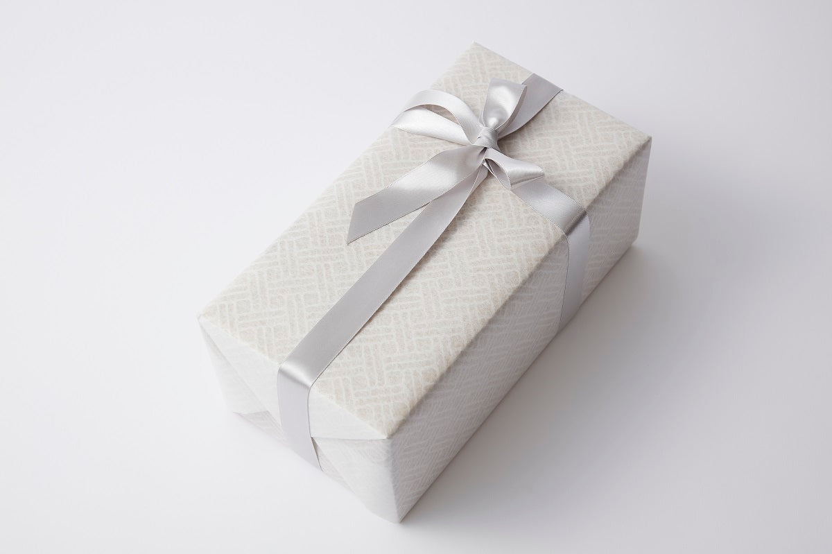 素足を包み込む本革ルームシューズ「Reela(リーラ)」