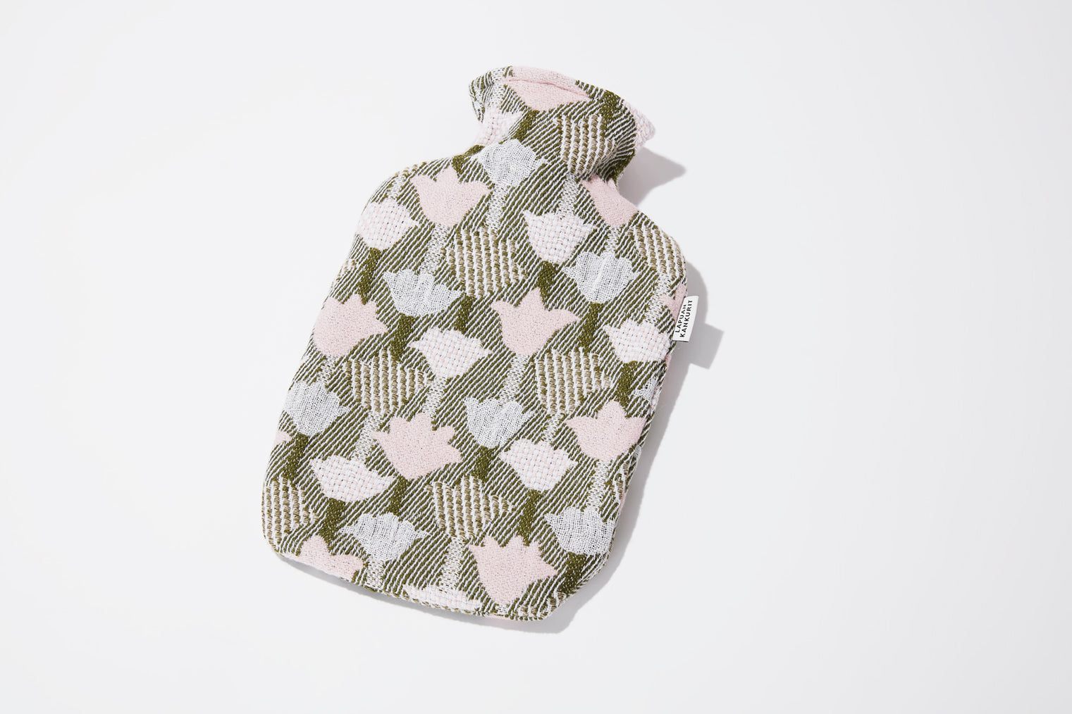 心まで温めるラプアン カンクリの「湯たんぽ」と「ブランケット」