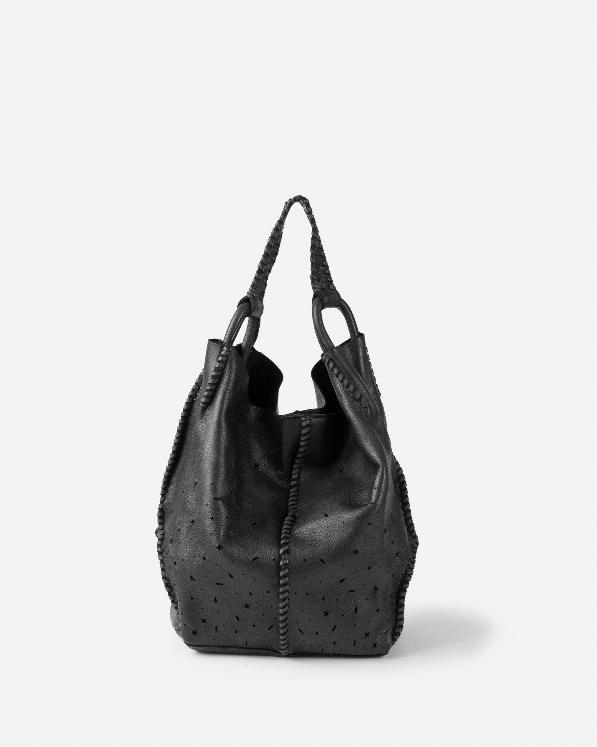 軽さと美しさを叶えるバッグ BIBAの「EAGLE」 と「NEW SYLVA」