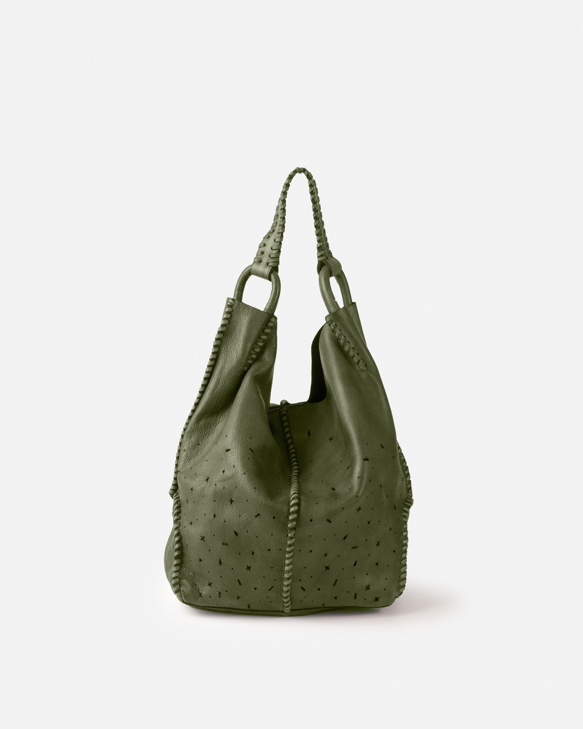 軽さと美しさを叶えるバッグ BIBAの「EAGLE」 と「NEW SYLVA」