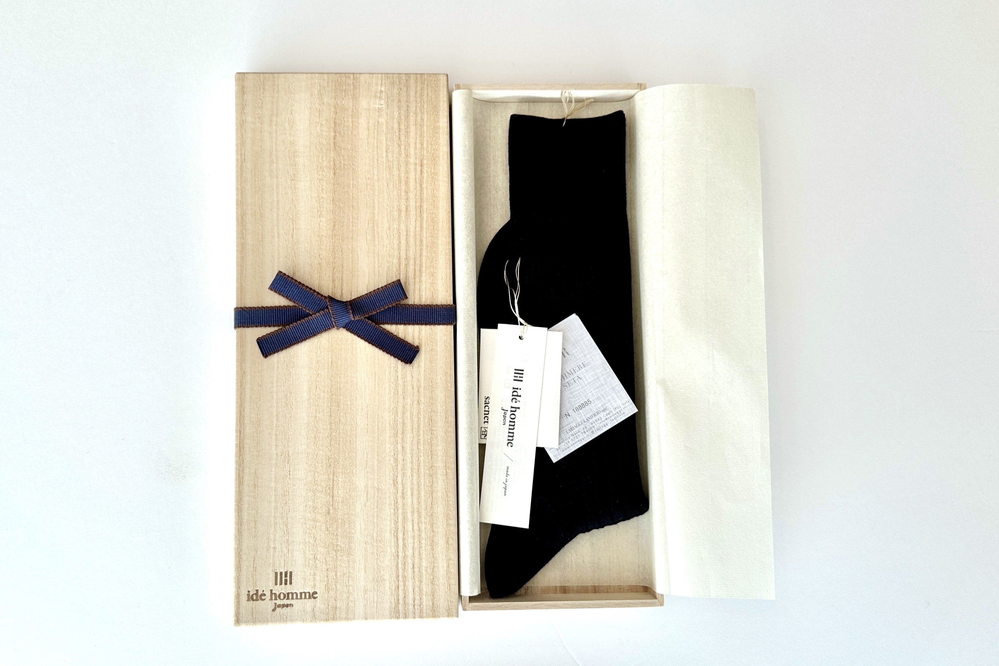 idē homme カシミア混靴下<桐箱入>