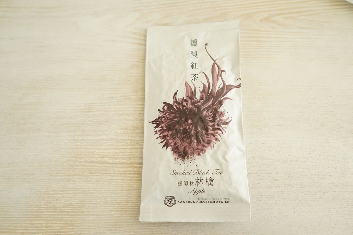カネロク松本園の燻製紅茶(茶葉)