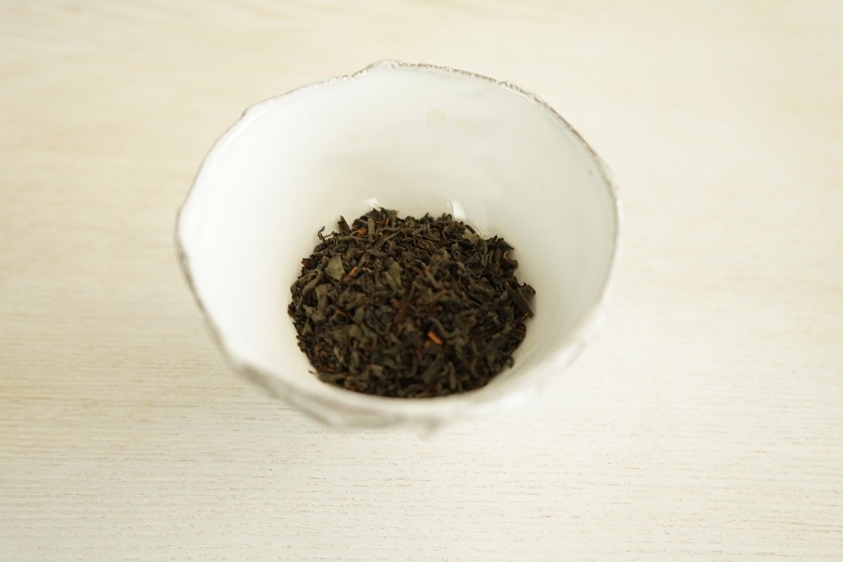 カネロク松本園の燻製紅茶(茶葉)