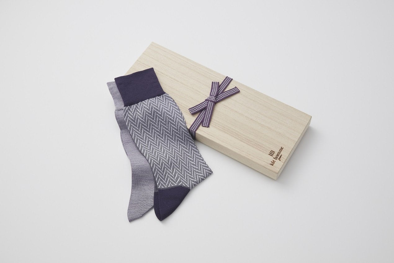 idē homme シルク素材のソックス<桐箱入り2足セット>