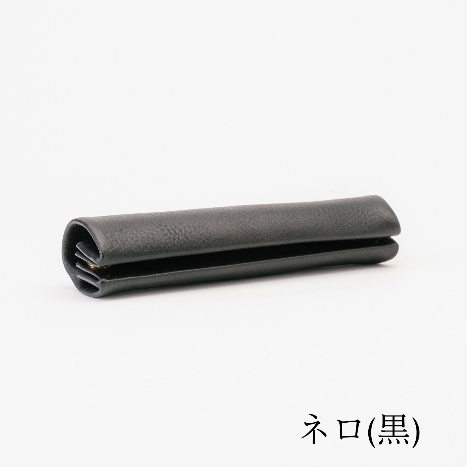 トレイに変身するミニマルなペンケース「ドリット ペン ロール」