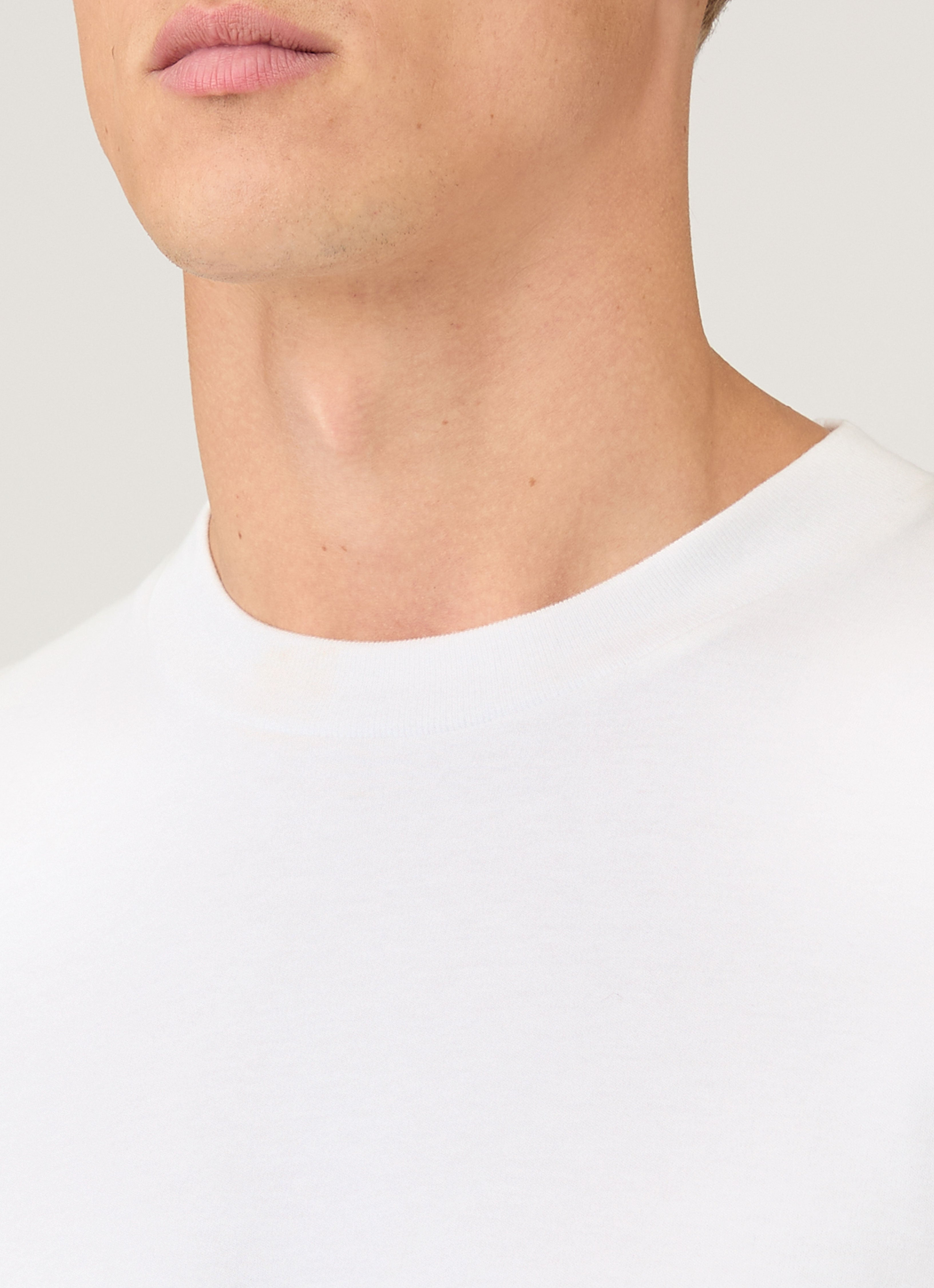 究極のベーシックアイテム　「サンスペルのヘビーウェイトＴシャツ」